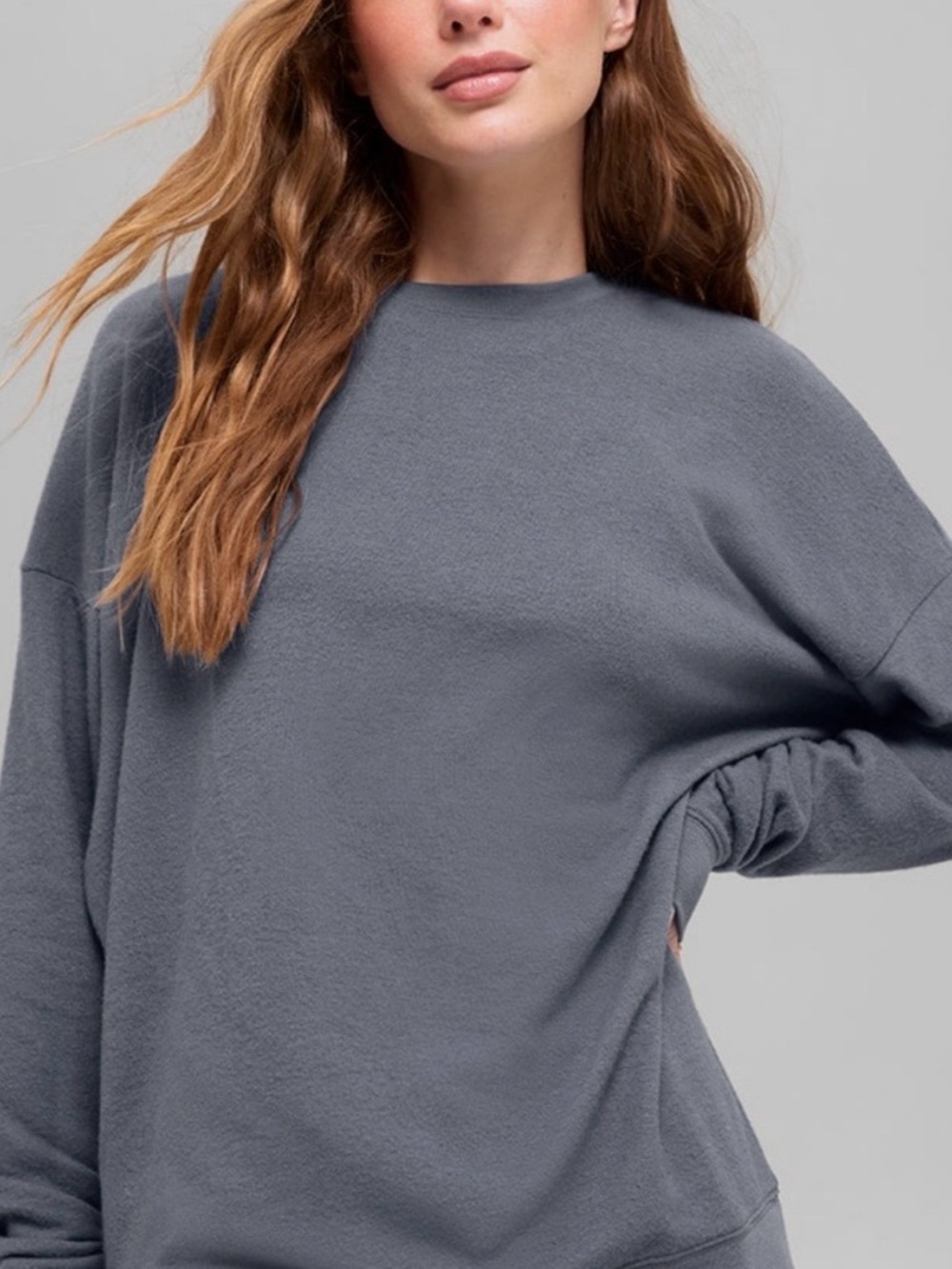 ALO Yoga Freestyle Mock Neck Sweatshirt in Slate Blue